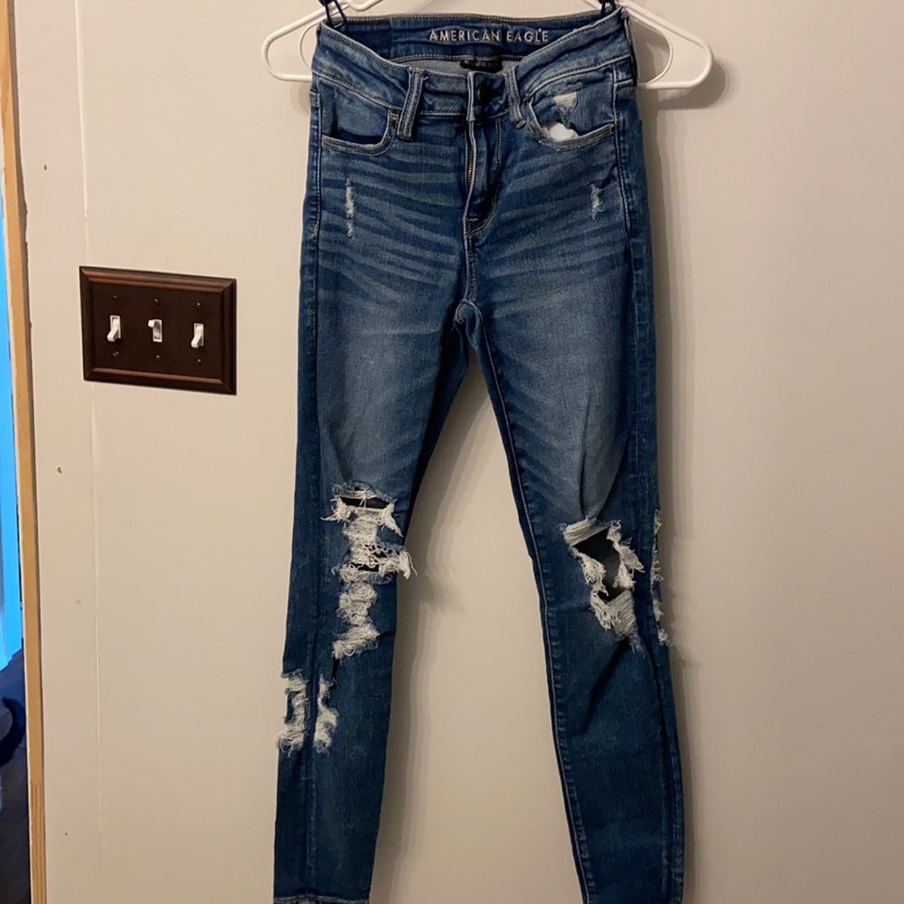 distressed American Eagle jeans size 0